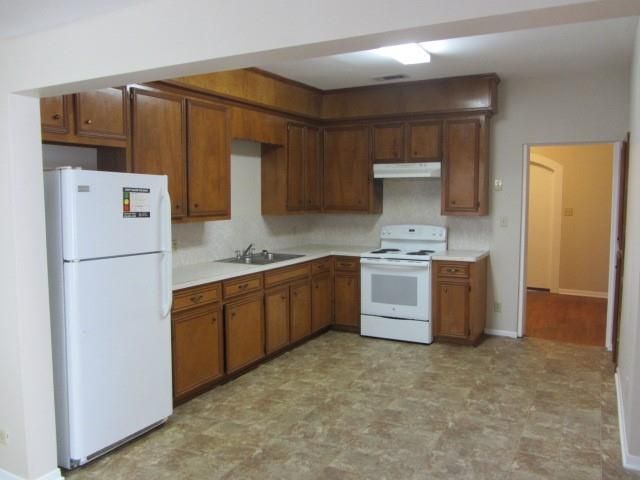 3002 Montgomery Road, Huntsville, TX 77340