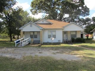 3002 Montgomery Road, Huntsville, TX 77340