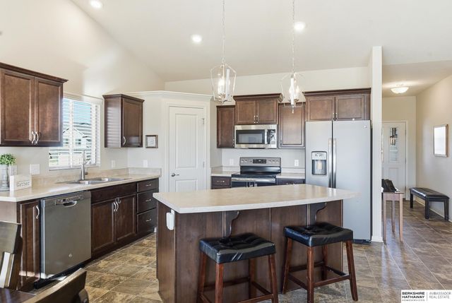 18615 Robin Drive, Omaha, NE 68136