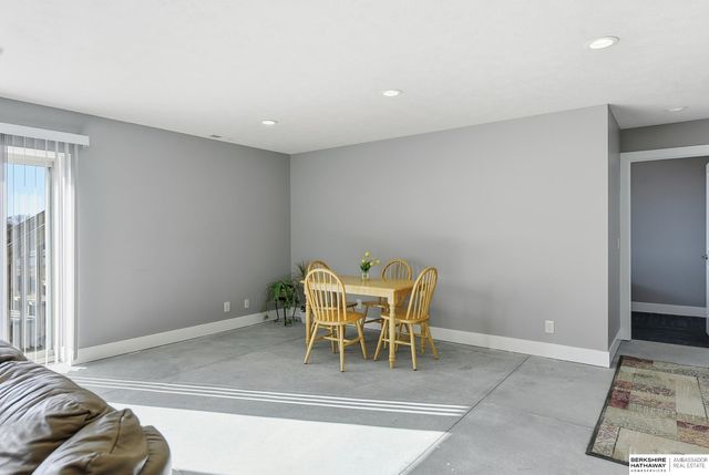 18615 Robin Drive, Omaha, NE 68136