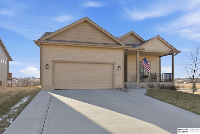 18615 Robin Drive, Omaha, NE 68136