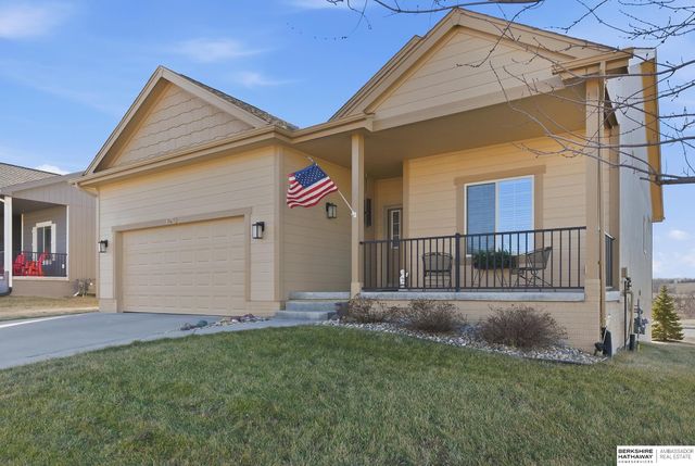 18615 Robin Drive, Omaha, NE 68136