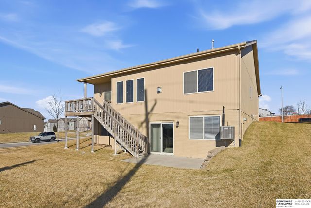 18615 Robin Drive, Omaha, NE 68136