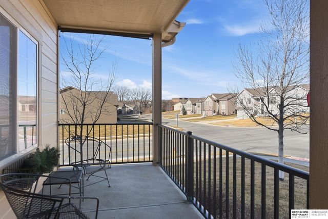 18615 Robin Drive, Omaha, NE 68136