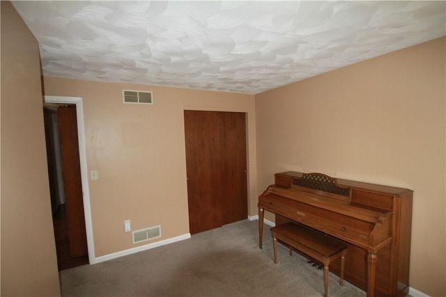 8 Foxtail Lane, Chili, NY 14514