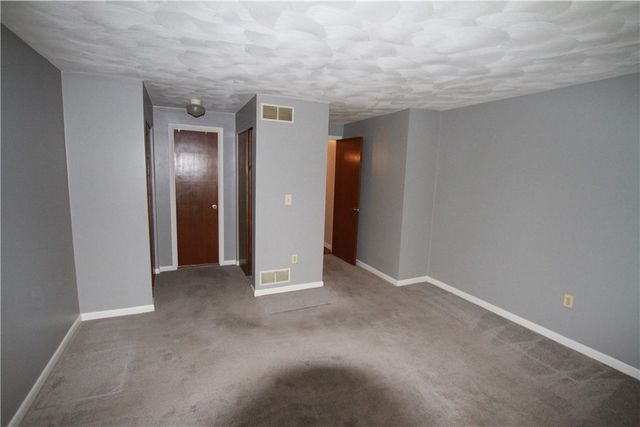 8 Foxtail Lane, Chili, NY 14514