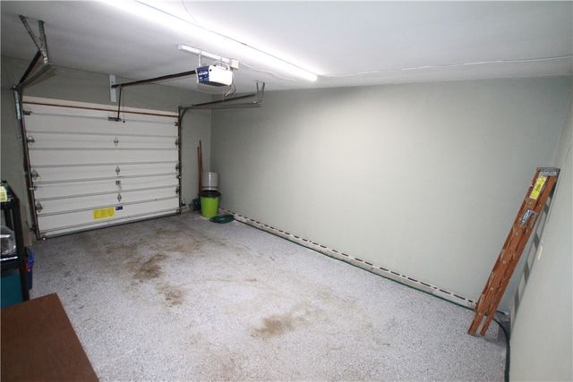 8 Foxtail Lane, Chili, NY 14514