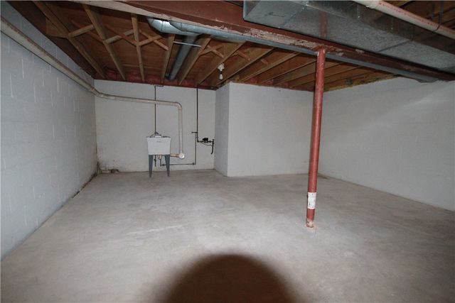 8 Foxtail Lane, Chili, NY 14514