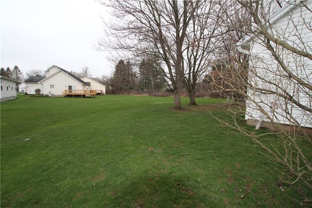 8 Foxtail Lane, Chili, NY 14514