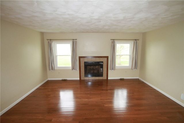 8 Foxtail Lane, Chili, NY 14514