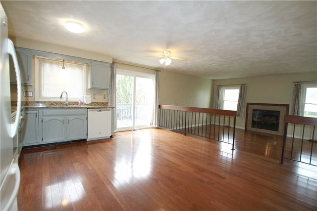 8 Foxtail Lane, Chili, NY 14514