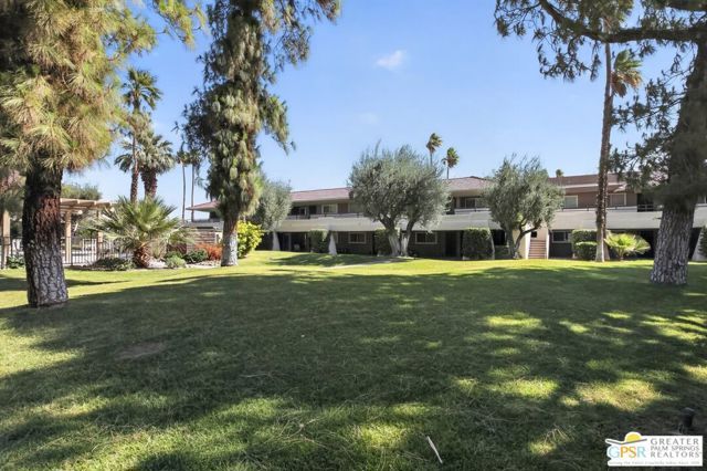510 N Villa Court 213, Palm Springs, CA 92262