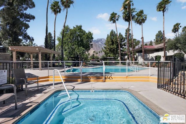 510 N Villa Court 213, Palm Springs, CA 92262