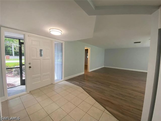 5097 Greenbriar DR, Fort Myers, FL 33919