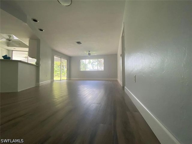 5097 Greenbriar DR, Fort Myers, FL 33919