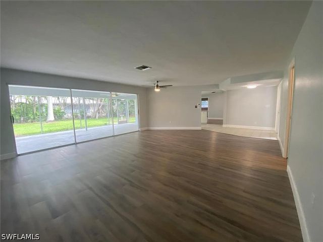 5097 Greenbriar DR, Fort Myers, FL 33919