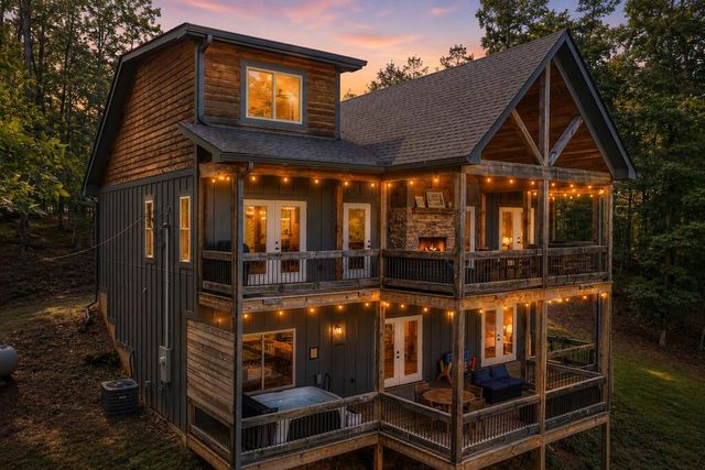 518 Mango Lane, Ellijay, GA 30536