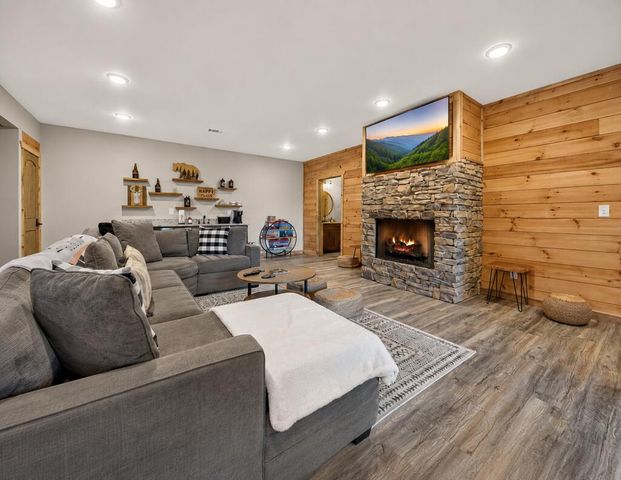 518 Mango Lane, Ellijay, GA 30536