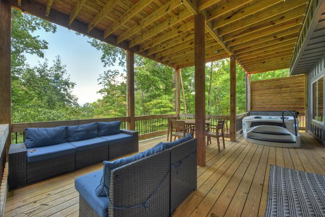518 Mango Lane, Ellijay, GA 30536