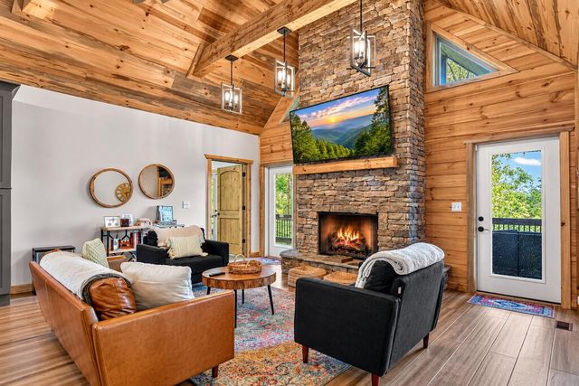 518 Mango Lane, Ellijay, GA 30536