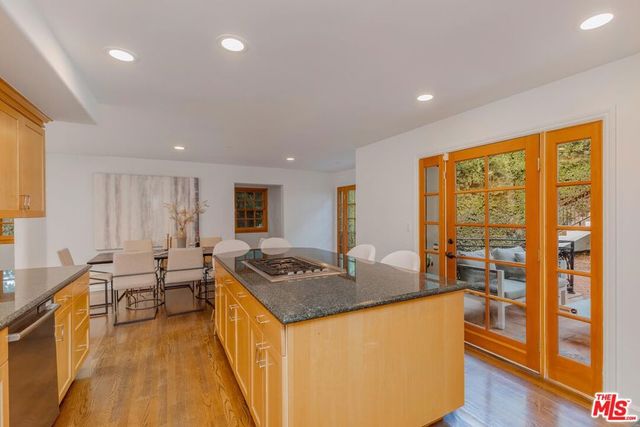 3724 Dixie Canyon Avenue, Sherman Oaks, CA 91423