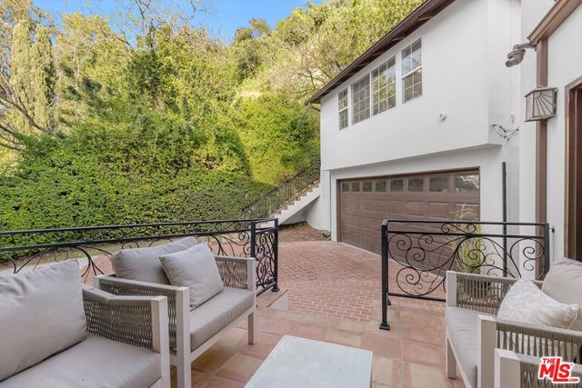 3724 Dixie Canyon Avenue, Sherman Oaks, CA 91423