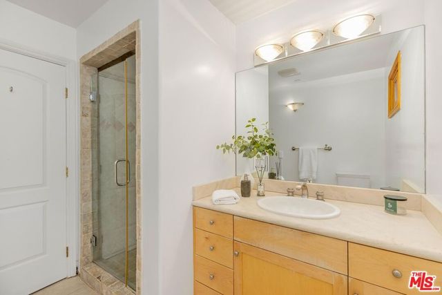 3724 Dixie Canyon Avenue, Sherman Oaks, CA 91423