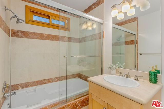 3724 Dixie Canyon Avenue, Sherman Oaks, CA 91423