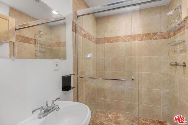 3724 Dixie Canyon Avenue, Sherman Oaks, CA 91423