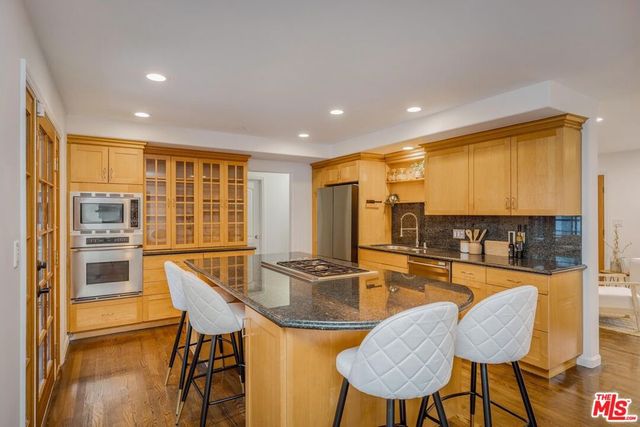 3724 Dixie Canyon Avenue, Sherman Oaks, CA 91423