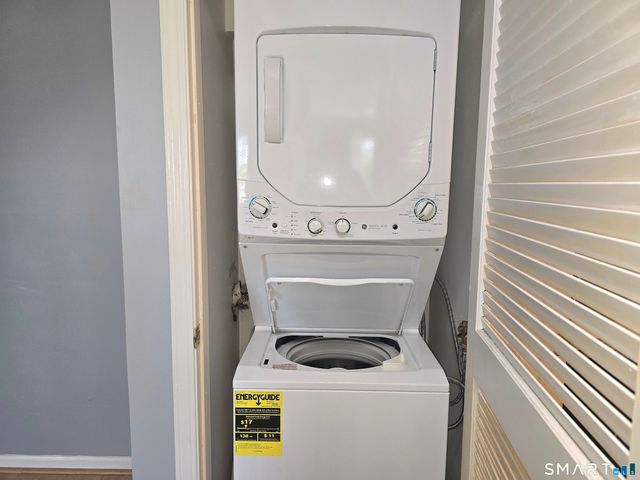 22 Essex Court 22, Brookfield, CT 06804