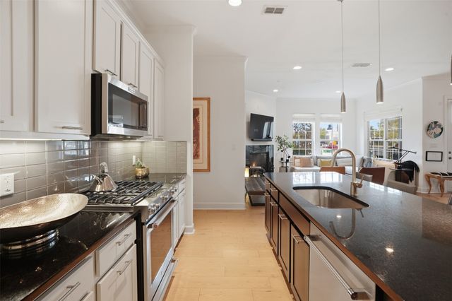 5005 Meridian Lane 1101, Addison, TX 75001