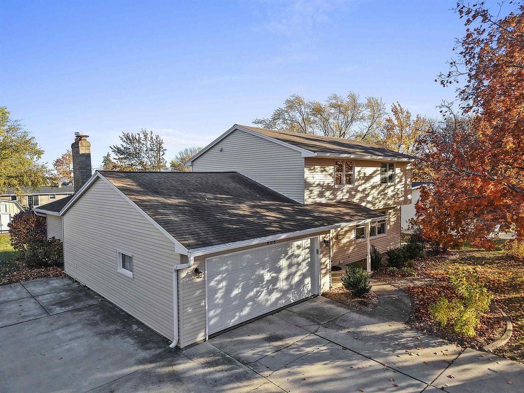 808 VOELKER STREET, De Pere, WI 54115