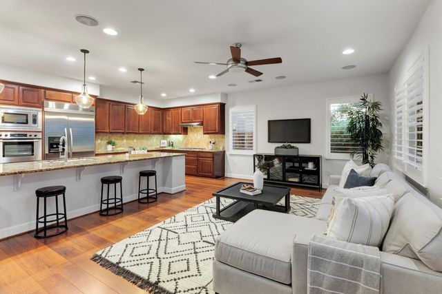 965 Browning Ln, Rocklin, CA 95765