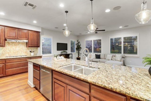 965 Browning Ln, Rocklin, CA 95765