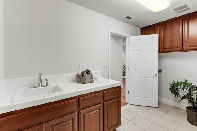 965 Browning Ln, Rocklin, CA 95765