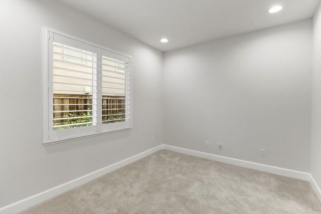 965 Browning Ln, Rocklin, CA 95765