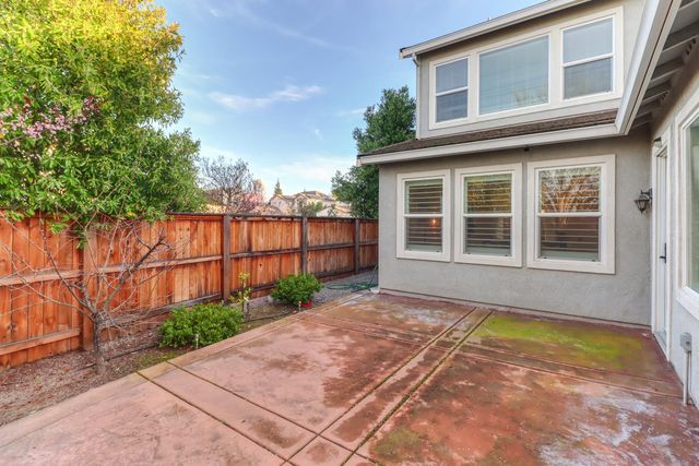 965 Browning Ln, Rocklin, CA 95765