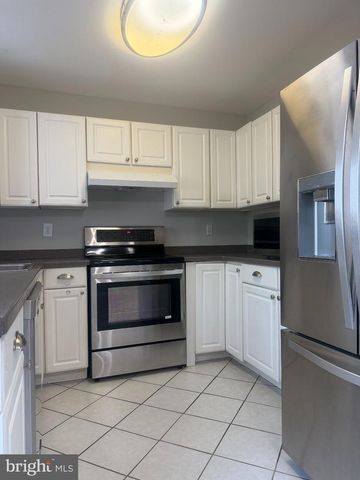 14533 RAVENSCAR CT, Centreville, VA 20121