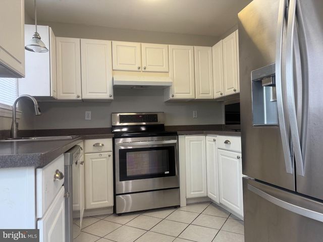 14533 RAVENSCAR CT, Centreville, VA 20121