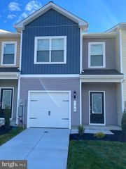 134 BLOOMSBURY ST, Falling Waters, WV 25419