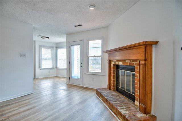 1207 Brookside LNDG, Chesapeake, VA 23320