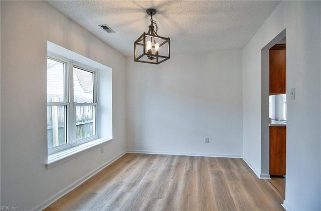 1207 Brookside LNDG, Chesapeake, VA 23320