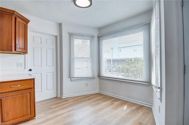 1207 Brookside LNDG, Chesapeake, VA 23320