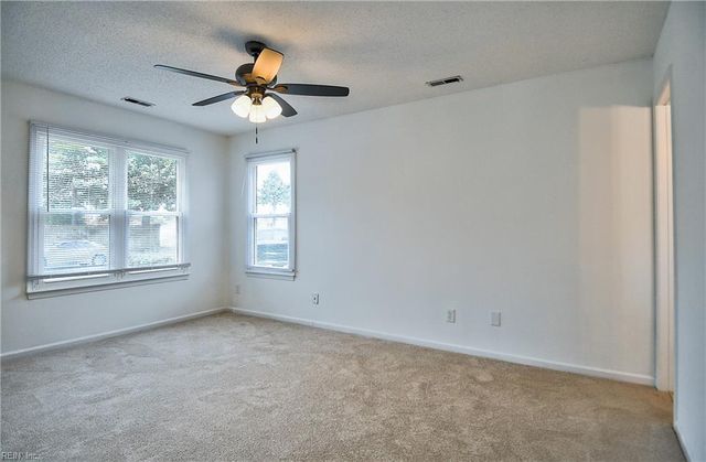 1207 Brookside LNDG, Chesapeake, VA 23320