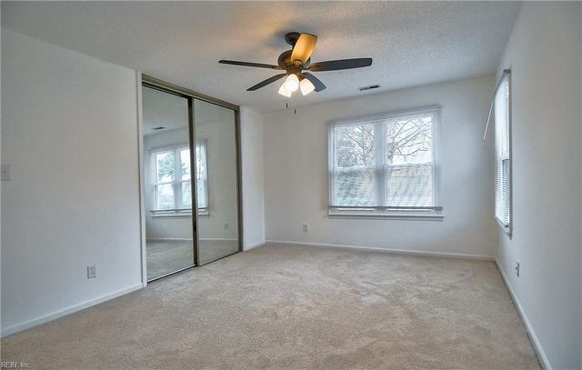 1207 Brookside LNDG, Chesapeake, VA 23320