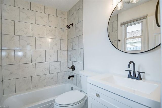 1207 Brookside LNDG, Chesapeake, VA 23320