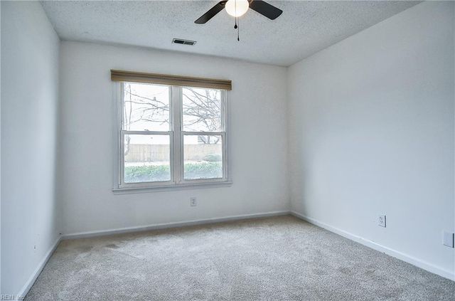 1207 Brookside LNDG, Chesapeake, VA 23320