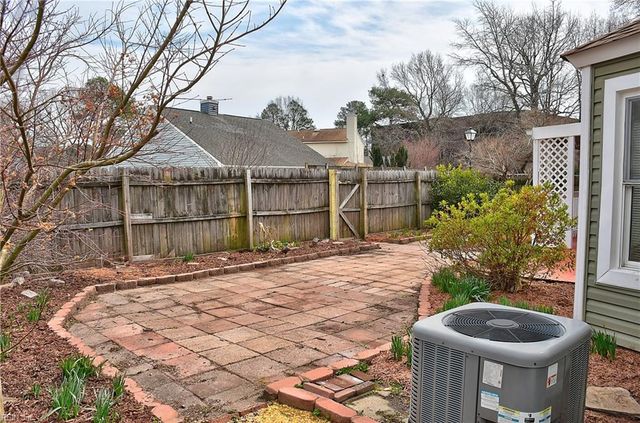 1207 Brookside LNDG, Chesapeake, VA 23320