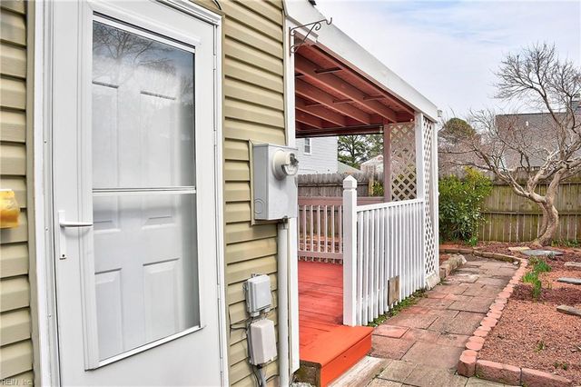 1207 Brookside LNDG, Chesapeake, VA 23320